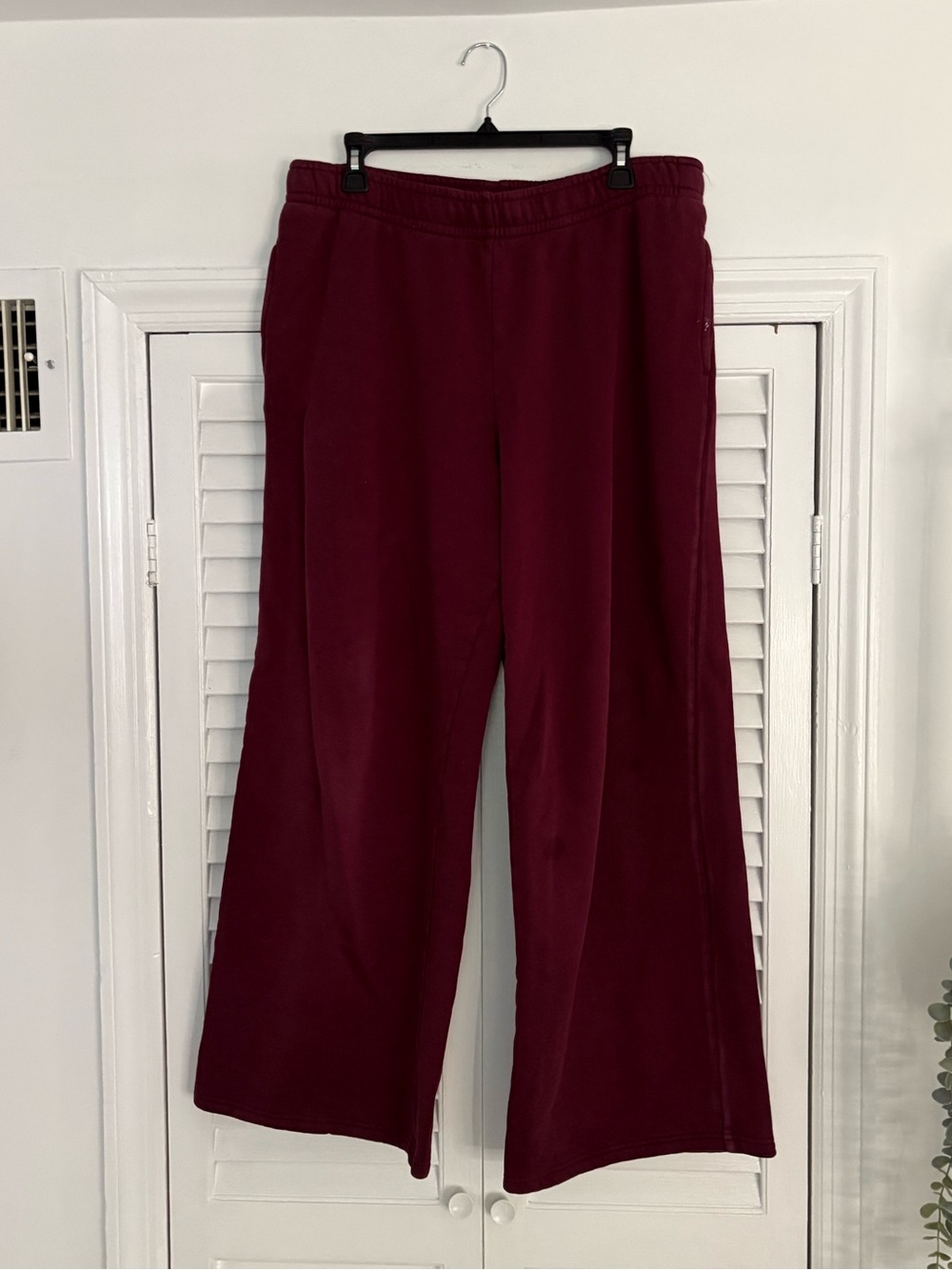 PACSUN Women’s Wide Sweatpants in Burgundy